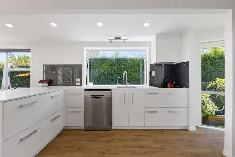 23 Marvon Downs Avenue Pakuranga Heights_3