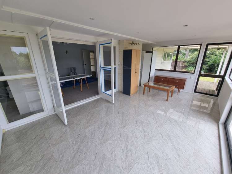 30 Laureston Avenue 10695_11