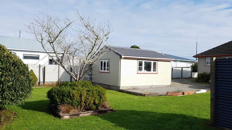 196 Sewell Street Hokitika_16