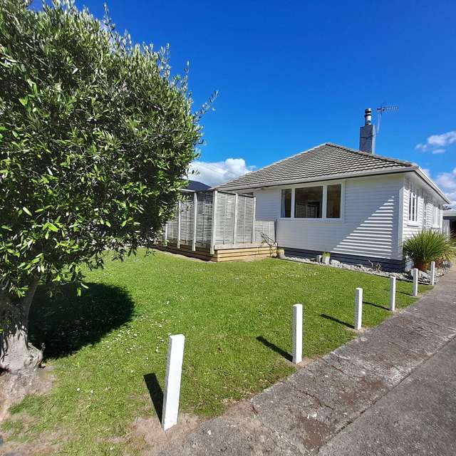 Newly decorated 4BR Home in popular Trentham