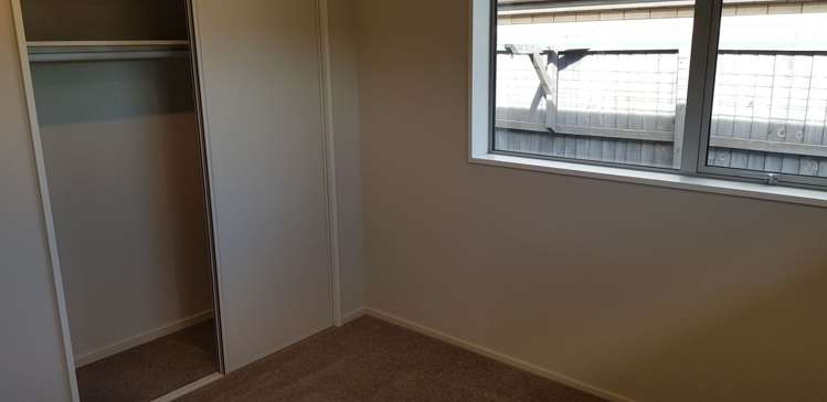 10 Saint Peters Close Woolston_17