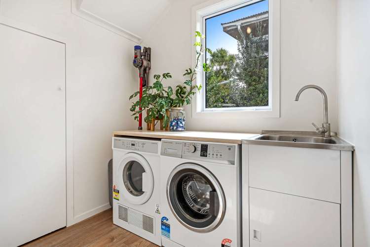 8 James McLeod Road Shelly Beach Helensville_16