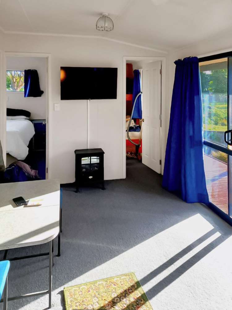 2 Waireka Road East Omata_36