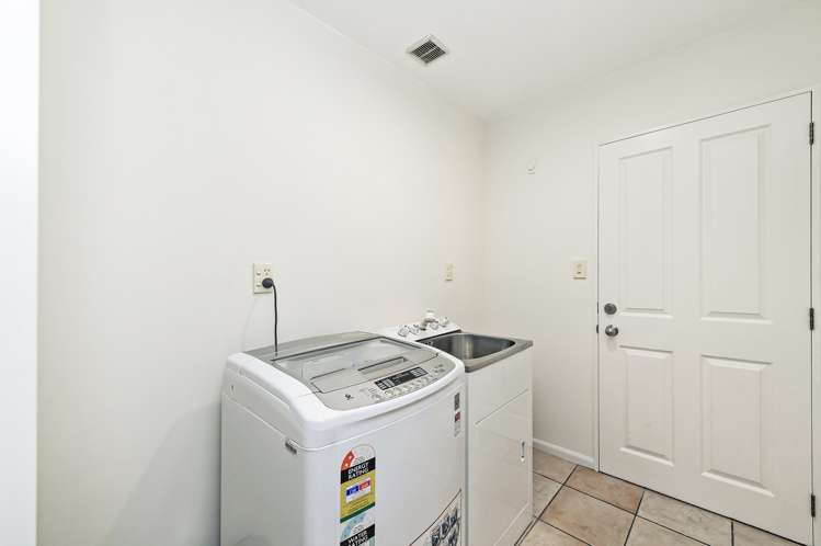 85 Pages Road Allenton_23