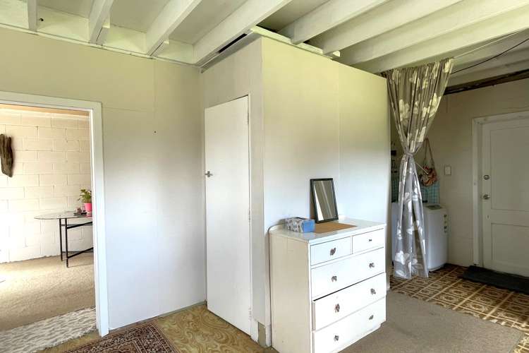 15 Esplanade Marokopa_22