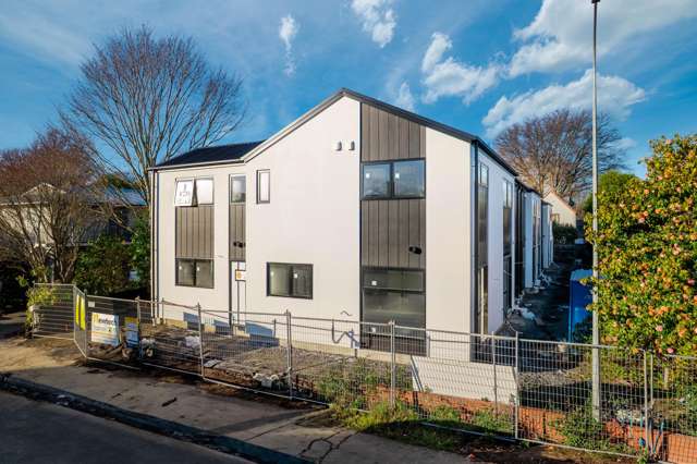4 and 5/11 Brockworth Place Riccarton_3