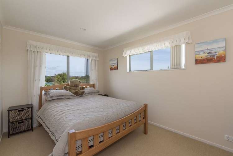 27 Fergy Crescent Wattle Downs_14