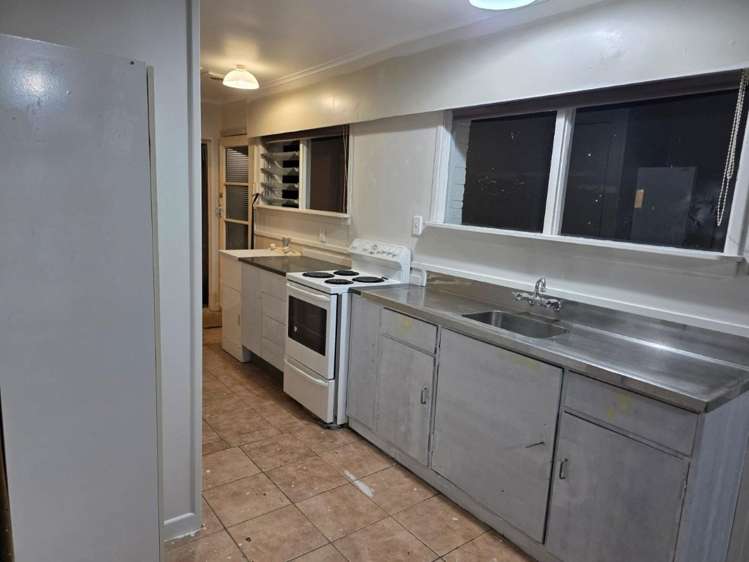 2/342 Waihi Road_0