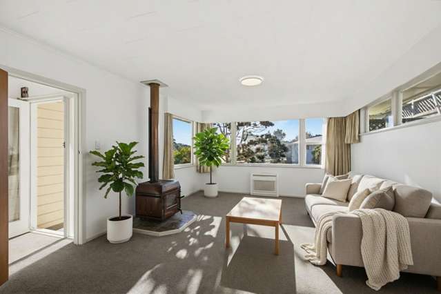 Estate Sale - Sun, Space & Flexible Living