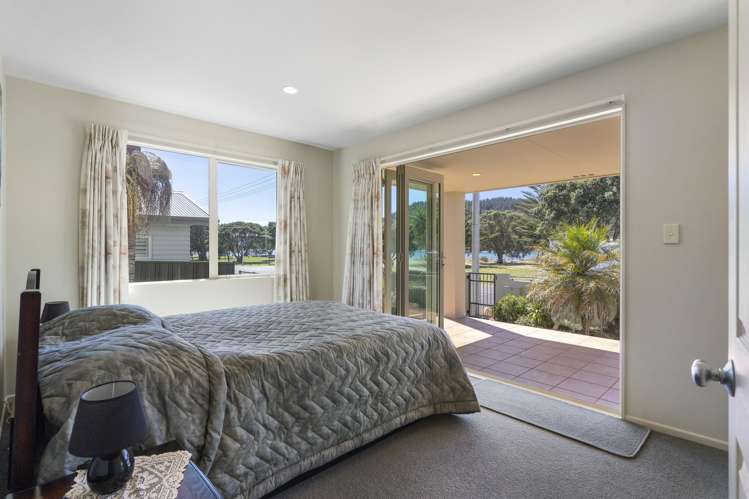 301 Beach Road Whangamata_26