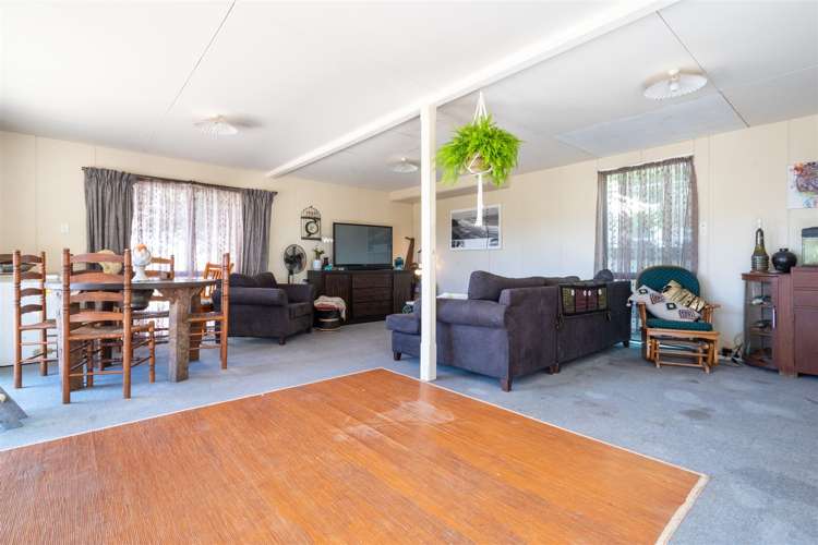 2162 State Highway 16 Helensville_31