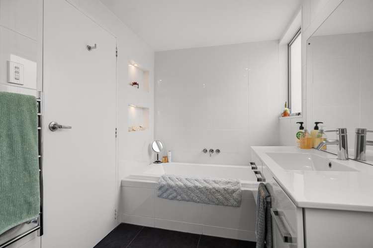 15A St Winifreds Place Bryndwr_18