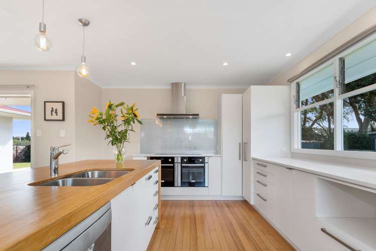 15 Stirling Grove Greerton_10