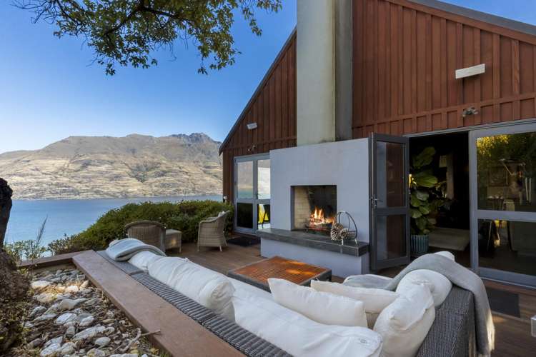 21 & 23 MacKinnon Terrace Sunshine Bay_27