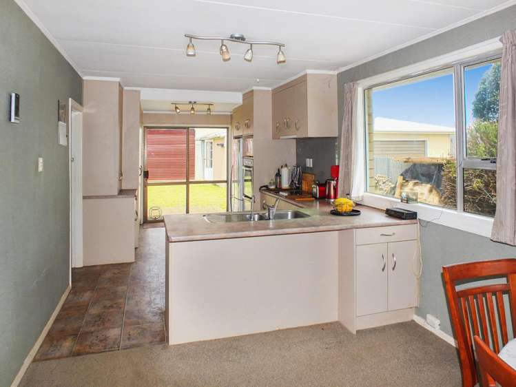14 Mack Street Foxton Beach_14