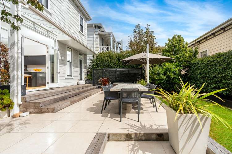 18 Austin Street Mount Victoria_24