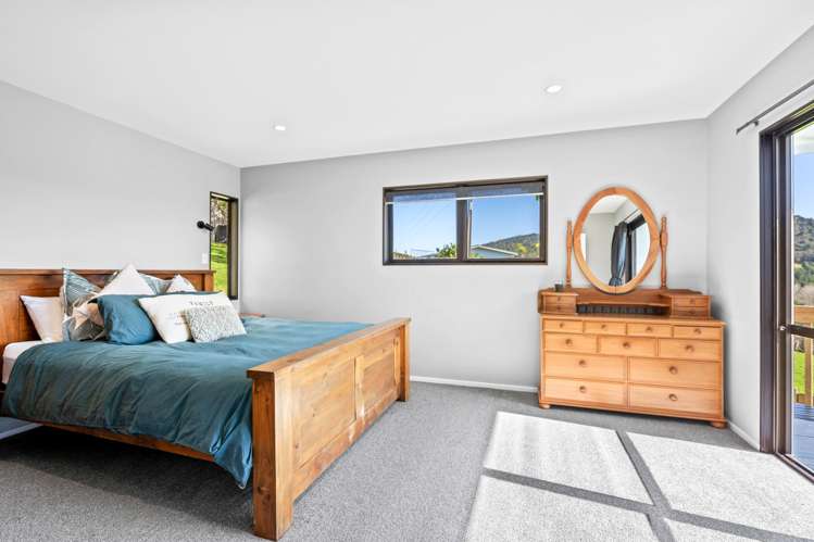 68 Valley View Road Otaika_12