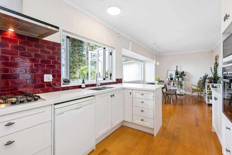 114 Scenic Drive Titirangi_6