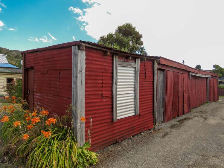 102 Broadway Reefton_13