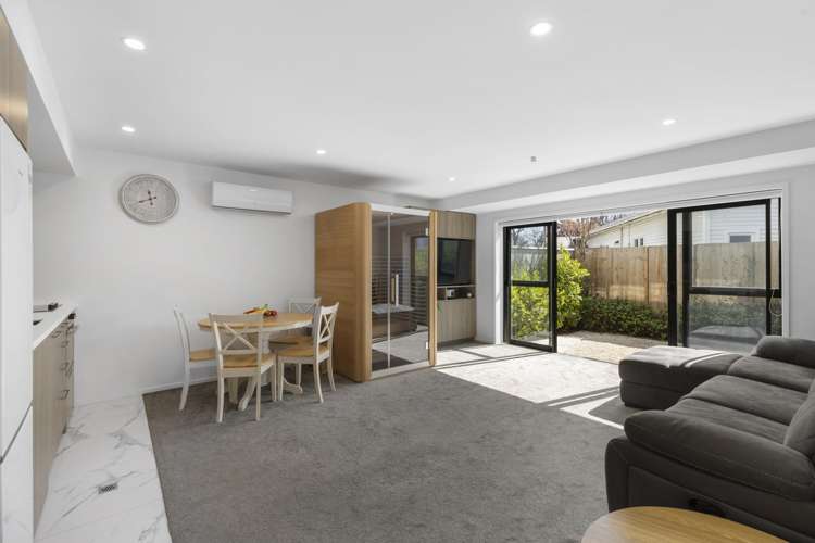 2/489 Selwyn Street_1