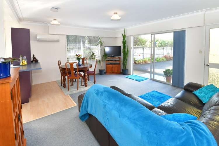 2/111 Florence Avenue Orewa_23