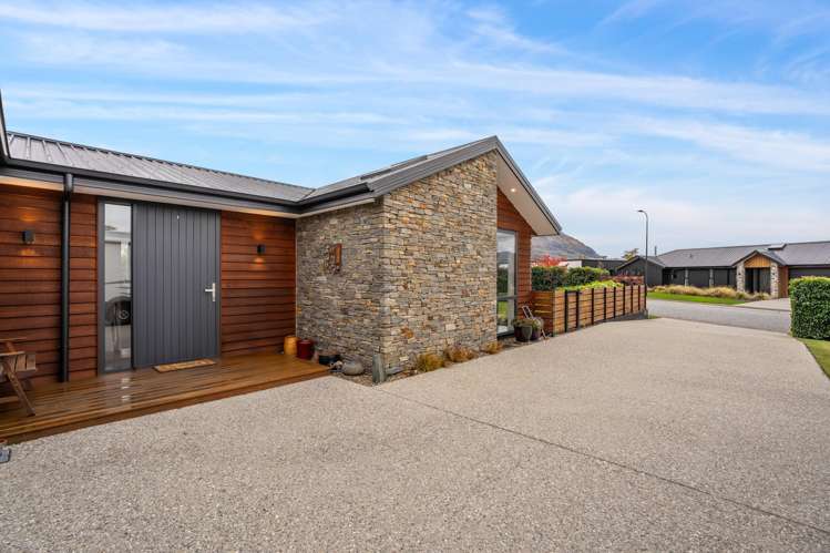 12 Sapphire Spring Rise_2