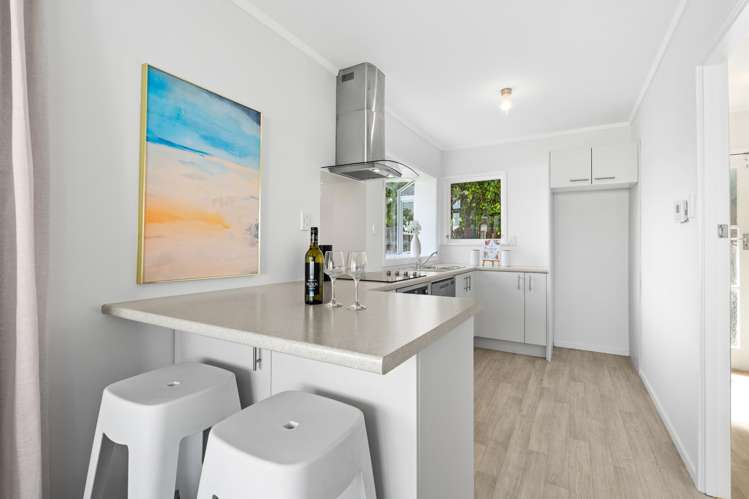3/5 Empire Road Orewa_6