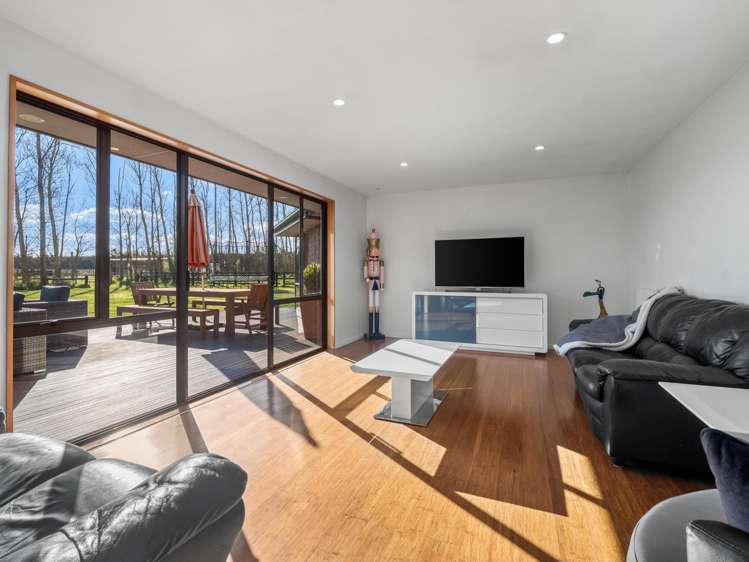 672 Highfield Road Burnham_6