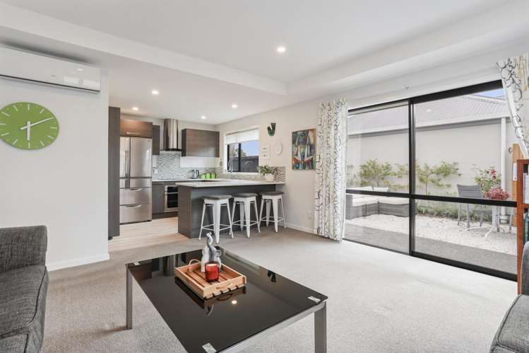 2/57 St Martins Road_1