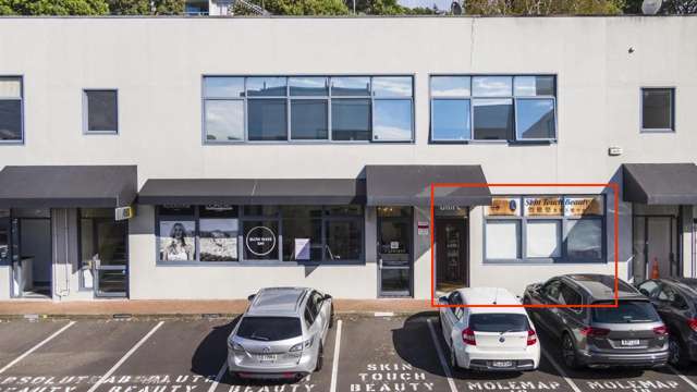 High-Exposure Office/Showroom on Khyber Pass Road