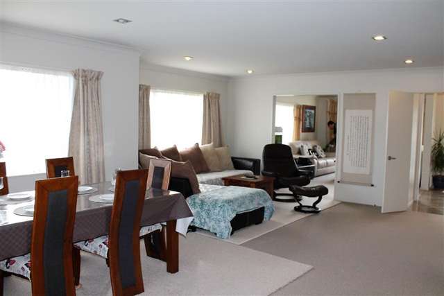 1 Girvan Terrace Wattle Downs_3