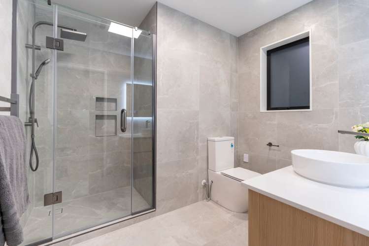 2 Humenga Place Long Bay_32