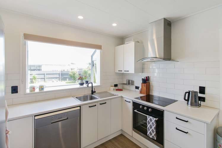 16 Linklater Avenue Foxton Beach_6