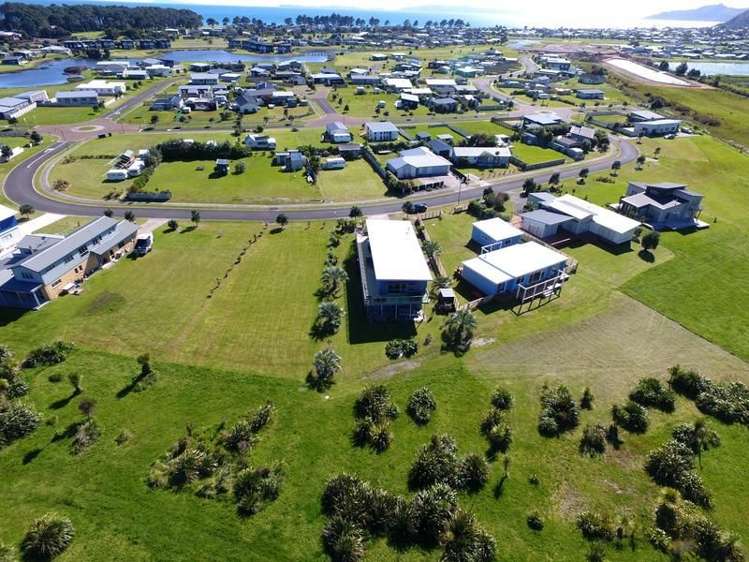 118 Ti Kouka Crescent Matarangi_13