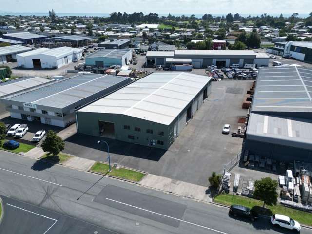 Modern warehouse central Mount