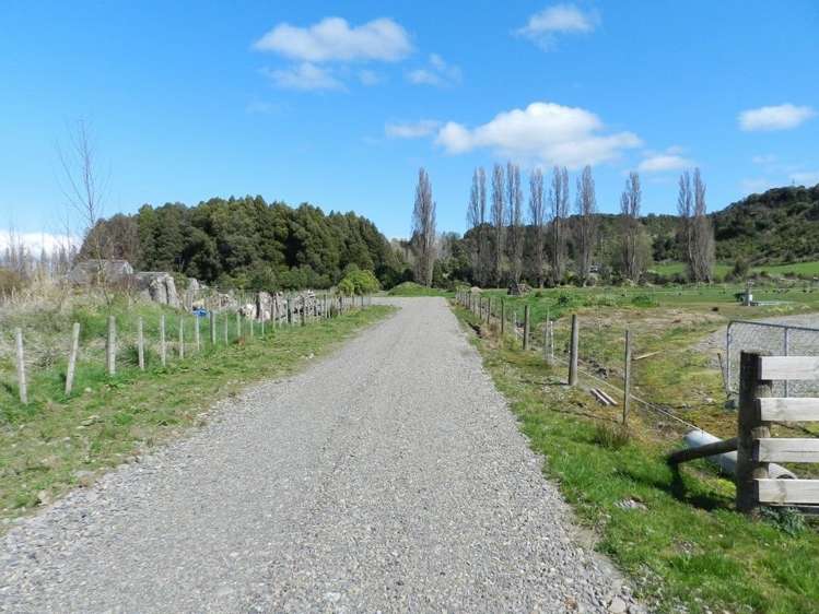 974 Finnis Road Pohangina_4