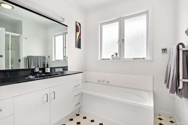 41 Seacliffe Road Hillsborough_14