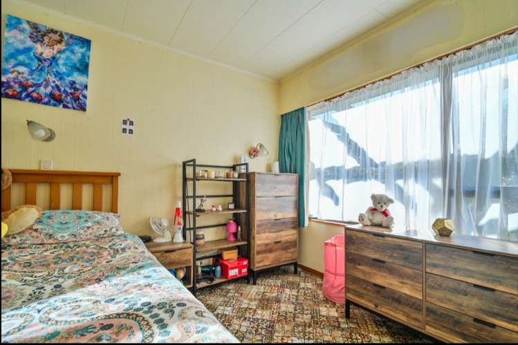 1422 Woodstock Avenue Mayfair_11