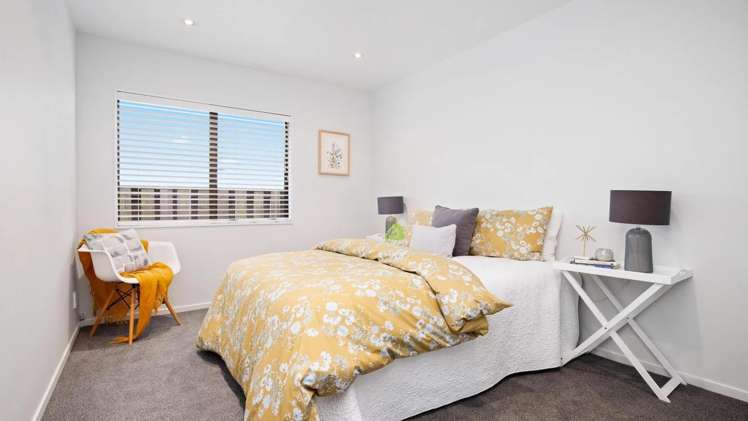 2a The Esplanade Castor Bay_11