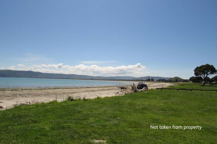 14 Lochiel Street Mahia Beach_21