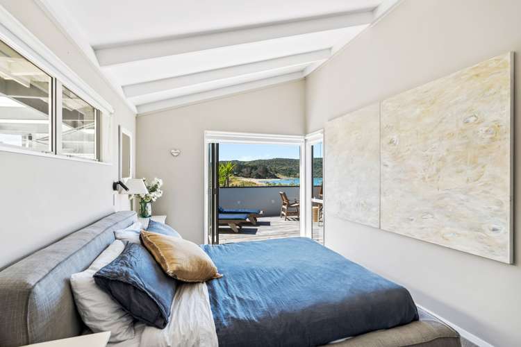 14 Logan Nicks Place Russell Surrounds_11