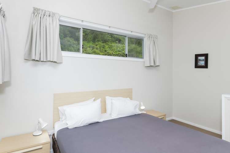 153 Beach Road Tokomaru Bay_19