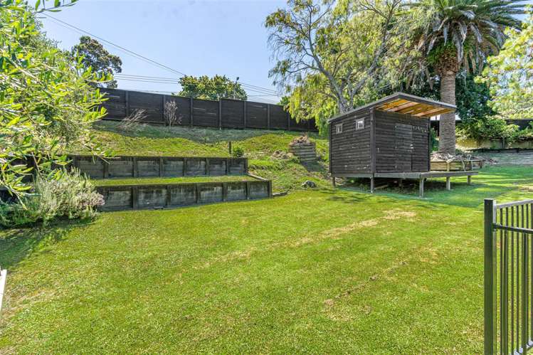 1/201 Lake Road Belmont_13