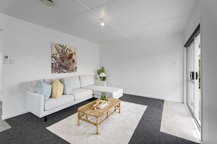 7 York Crescent Westown_3