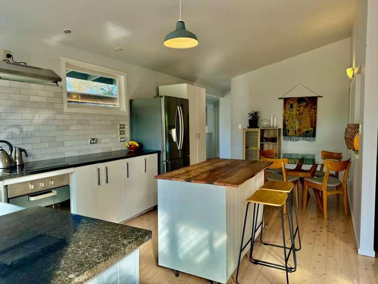 11 Putiki Road Ostend_2