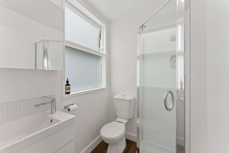 25 Singers Road Korokoro_12