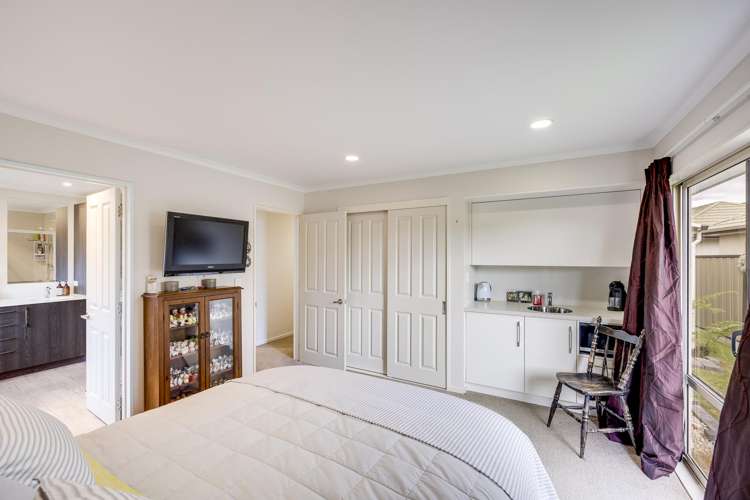 5a Queens Walk Taradale_8