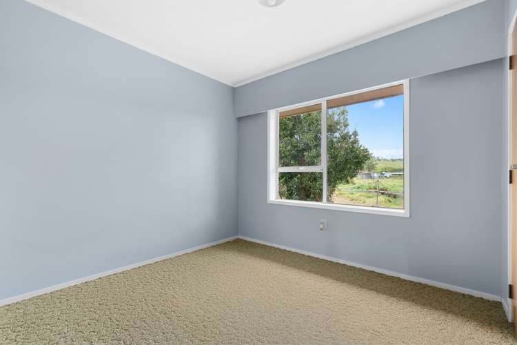 7 Skelton Crescent Paparoa_10