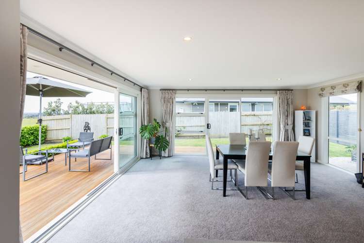 11 Saint Heliers Grove Fitzherbert_12