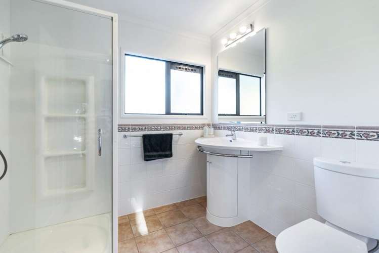 74 Koru Road Omata_16
